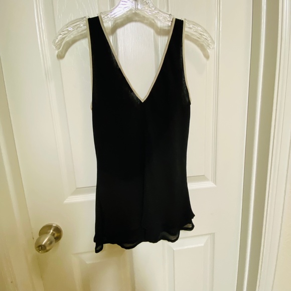 Women's Sleeveless V-Neck Blouse by Cote Femme Size 6 - Picture 2 of 8